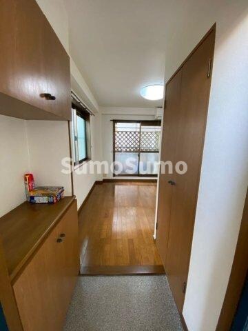 物件内観写真2　(玄関です)