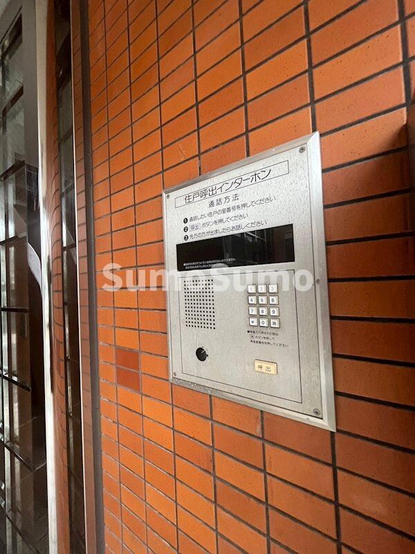 物件外観写真2　(落ち着いた雰囲気の外観です)