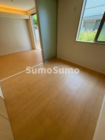 物件内観写真20　(ゆったりとした居間です)