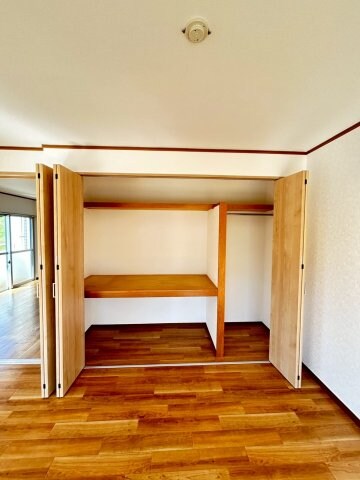 物件内観写真12　(ちょっとした収納スペースも充実しています)