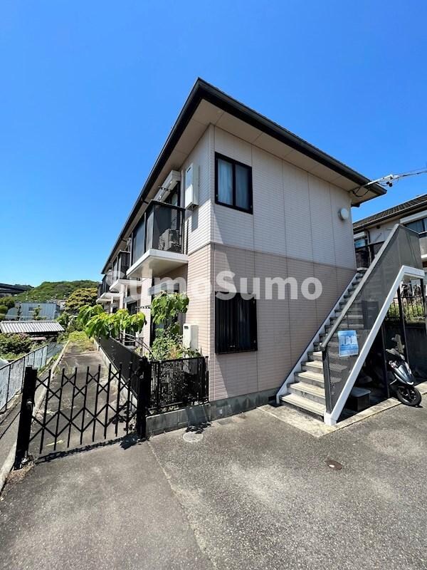 物件外観写真1　(外観もきれいです)