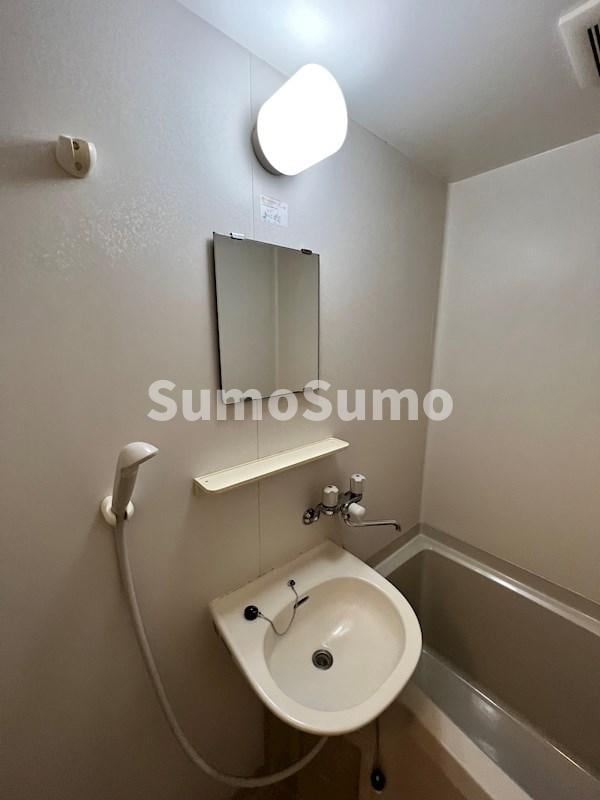 洗面・脱衣所(使いやすい独立洗面台です)