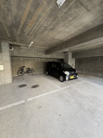 物件外観写真2　(駐車場があります)