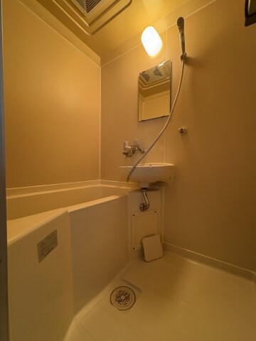 物件内観写真7　(日々の疲れを癒すお風呂付です)