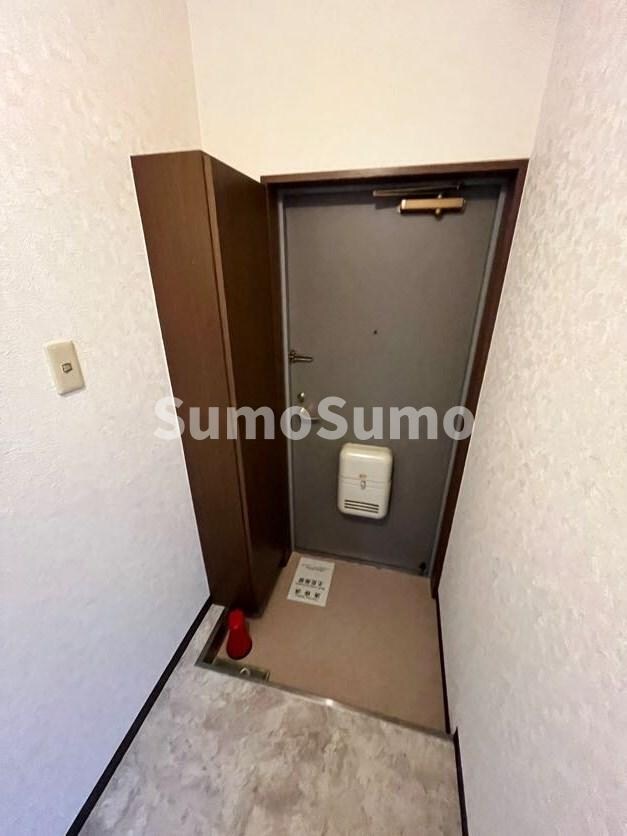 物件内観写真4　(シンプルで使いやすい玄関です)