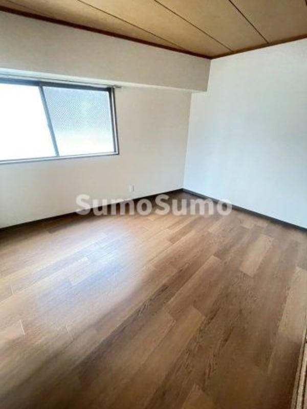 寝室(使い勝手のいい寝室です)