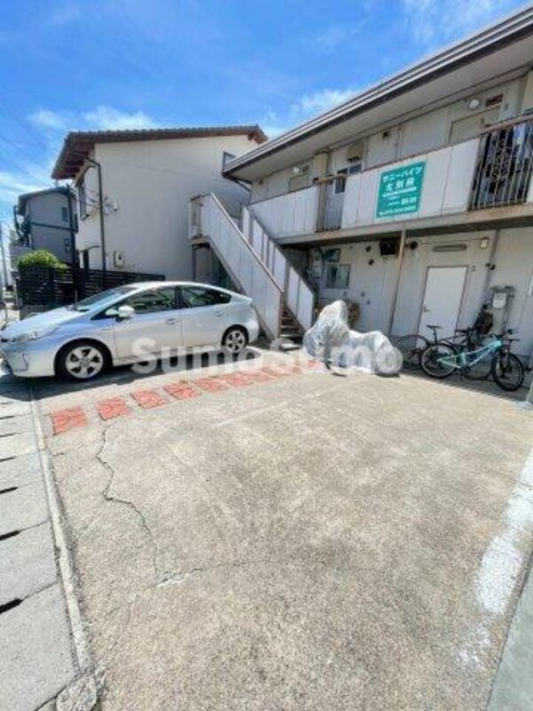 駐車場(駐車場です)