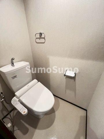物件内観写真9　(シンプルで使いやすいトイレです)