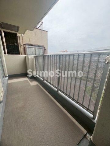 物件内観写真20　(お洗濯にも便利なバルコニー付き)