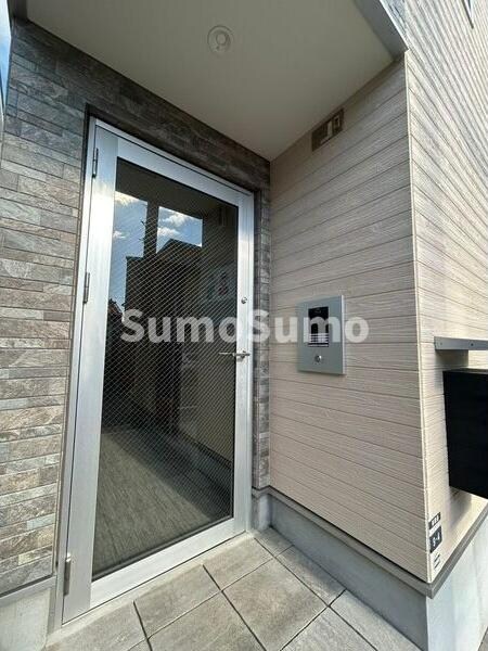 物件外観写真2　(エントランスです)