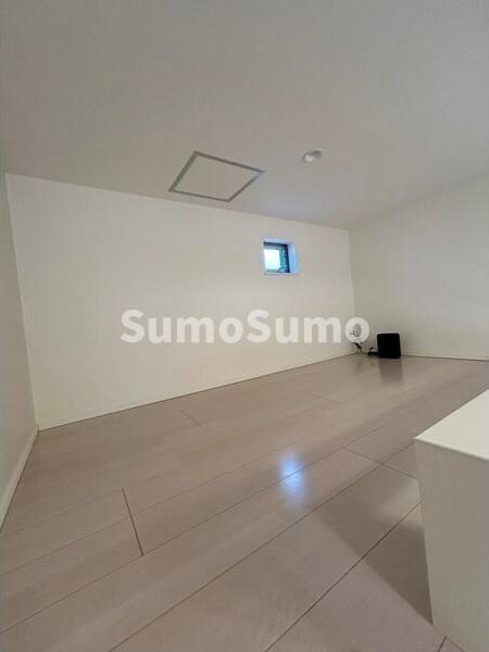 物件内観写真6　(使い勝手のいい寝室です)