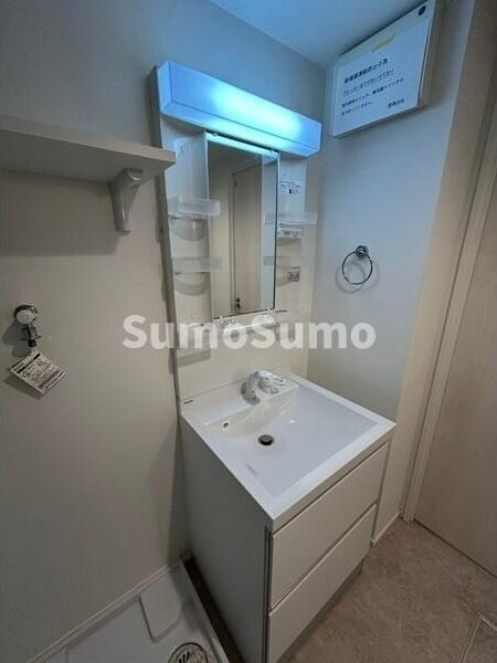 物件内観写真8　(脱衣スペースもあります)