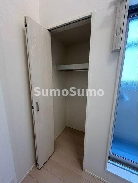 物件内観写真10　(ちょっとした収納スペースも充実しています)