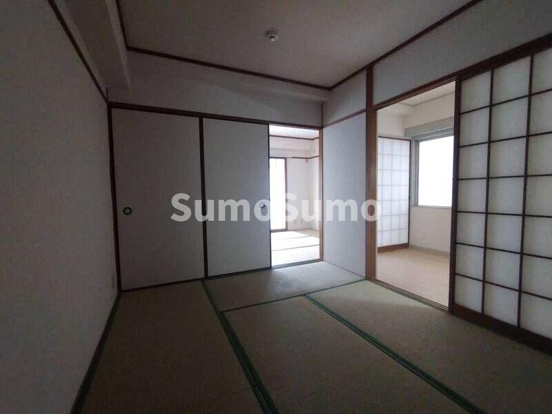 物件内観写真7　(使い勝手のいい寝室です)