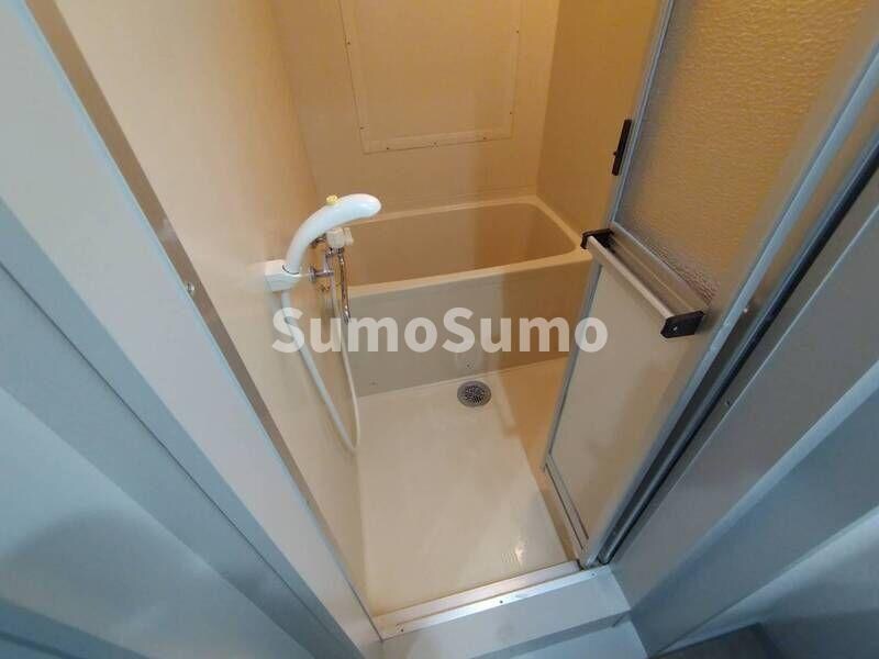 物件内観写真8　(日々の疲れを癒すお風呂付です)