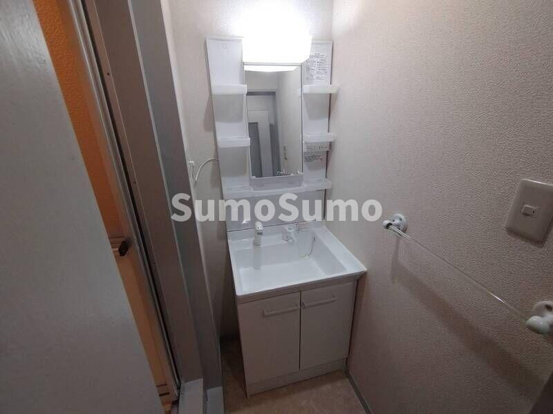 物件内観写真9　(忙しい朝には欠かせない洗面所です)