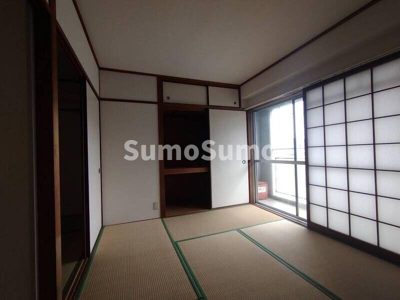 物件内観写真17　(い草の香りが落ち着く素敵な和室です)