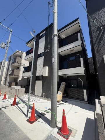 物件外観写真1　(外観もきれいです)