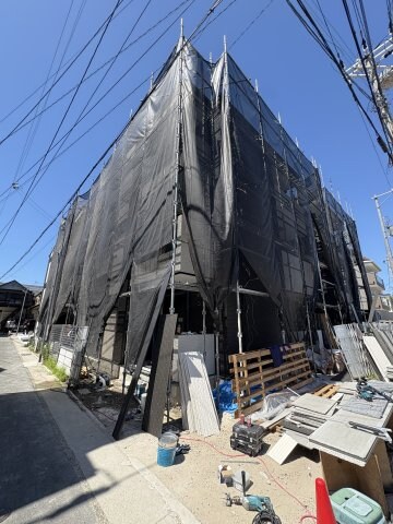 物件外観写真2　(落ち着いた雰囲気の外観です)