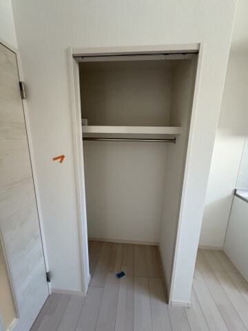 物件内観写真15　(大きなスペースがあり、収納には困りません)