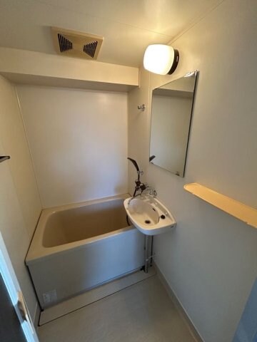 物件内観写真7　(お風呂で日々の疲れを落としましょう)