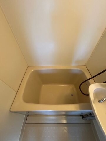 物件内観写真15　(コンパクトで使いやすいお風呂です)