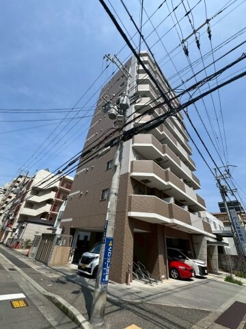 物件外観写真1　(きれいな外観です)