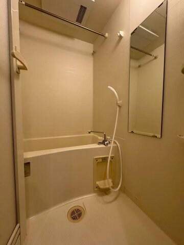 物件内観写真10　(ゆったり過ごせるお風呂です)