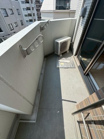 物件内観写真12　(広々としたバルコニーです)