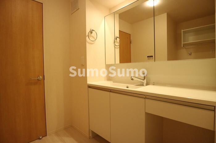 物件内観写真8　(使いやすい洗面所です)