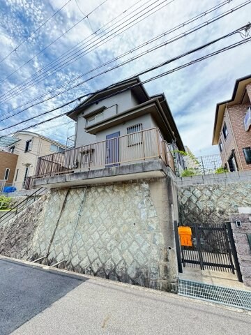 物件外観写真2　(外観もきれいです)