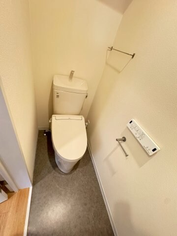 物件内観写真9　(清潔感のあるトイレです)