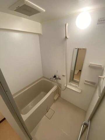 物件内観写真5　(お風呂です)