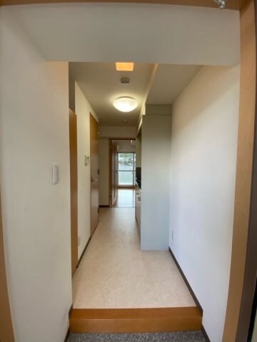 物件内観写真6　(シンプルで使いやすい玄関です)