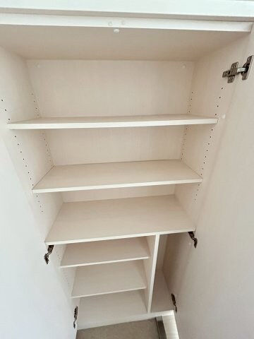 物件内観写真21　(たっぷりとした収納スペースです)