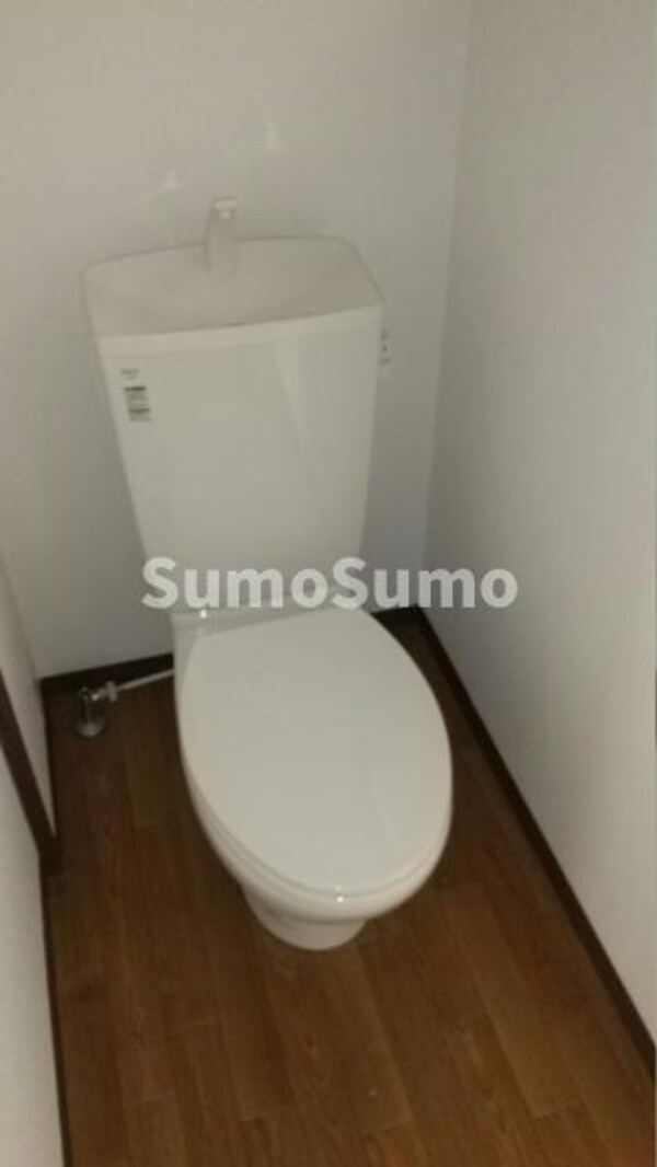 トイレ(コンパクトで使いやすいトイレです)