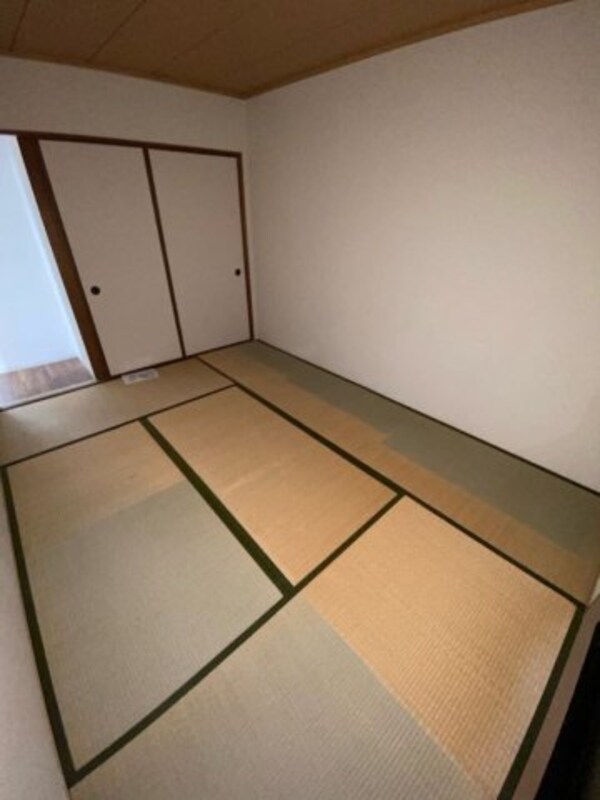 和室(日本らしい落ち着いた雰囲気の和室です)