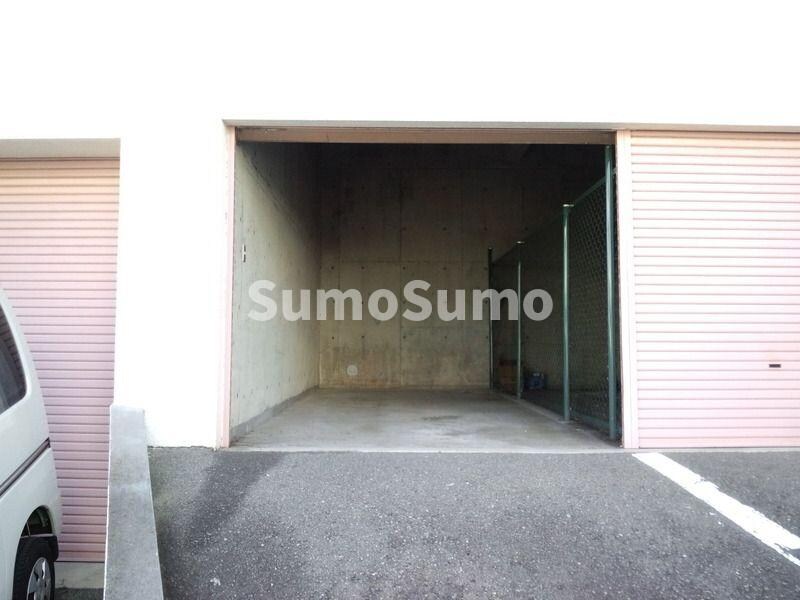 物件外観写真3　(駐車場です)