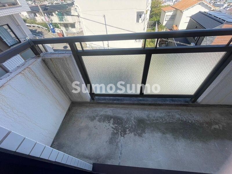 物件内観写真11　(広々としたバルコニーです)