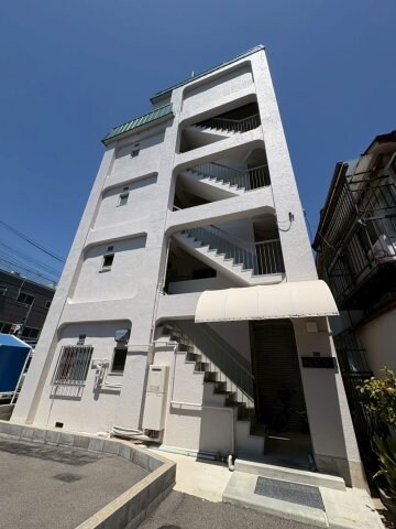 物件外観写真1　(建物外観を気になさる方へ、見た目の良い物件です)