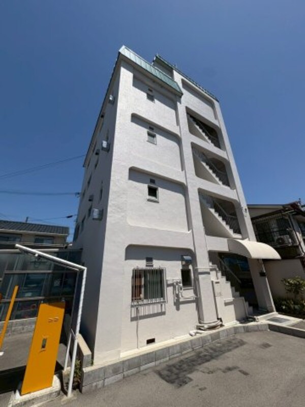 外観(落ち着いた雰囲気の外観です)