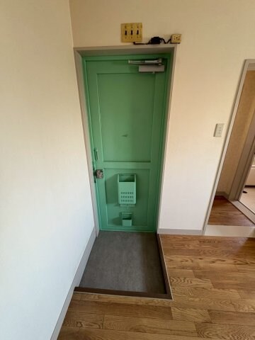 物件内観写真7　(落ち着いた玄関です)