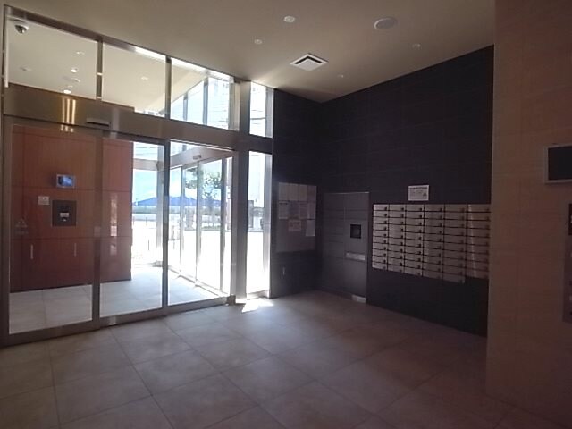 物件外観写真4　(ロビーです)