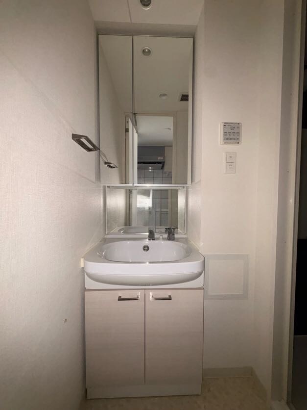 物件内観写真20　(使いやすい独立洗面台です)