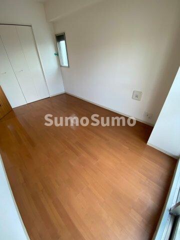 物件内観写真5　(おしゃれなリビングです)