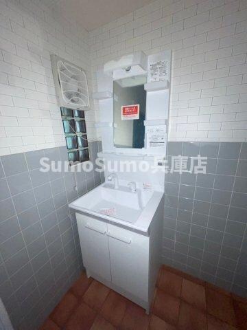 物件内観写真9　(忙しい朝には欠かせない洗面所です)