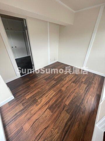 物件内観写真18　(ゆったりした洋室です)