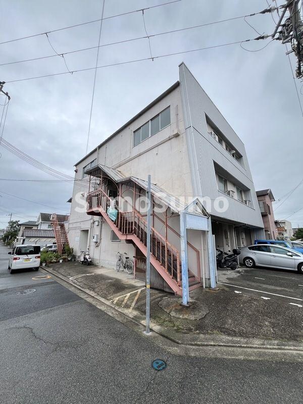 物件外観写真1　(外観もきれいです)