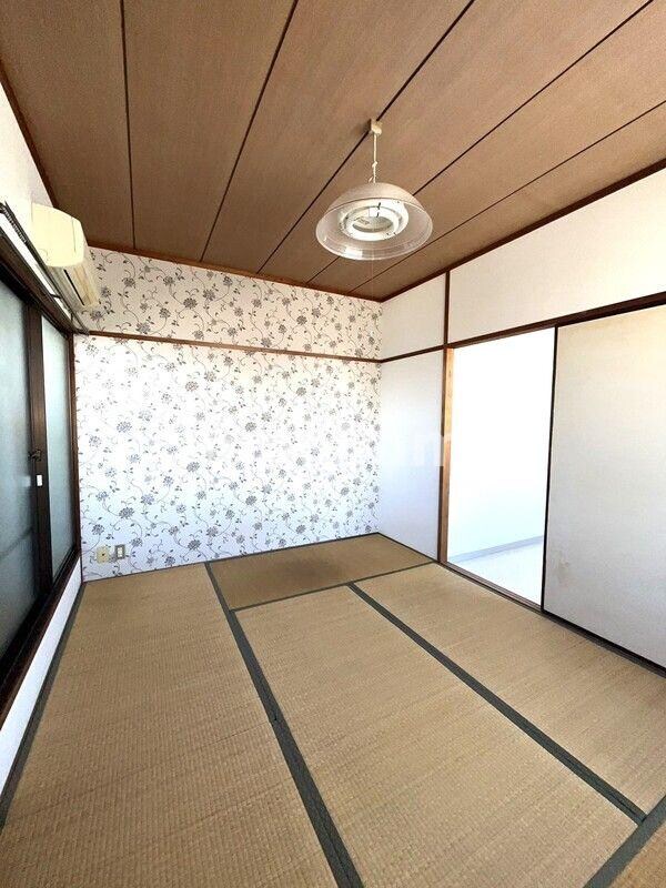 和室(きれいな和室です)