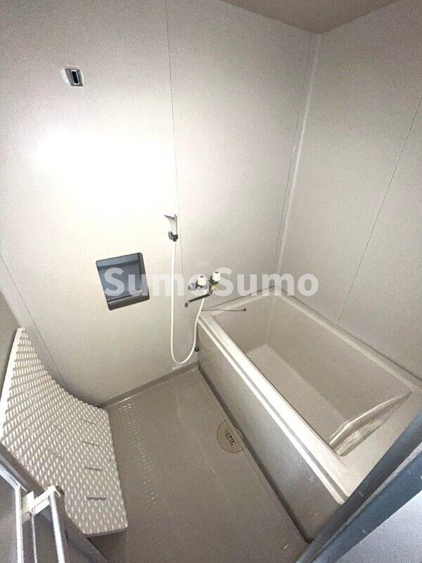 物件内観写真11　(日々の疲れを癒すお風呂付です)